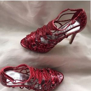 WHITE HOUSE BLACK MARKET HEELS